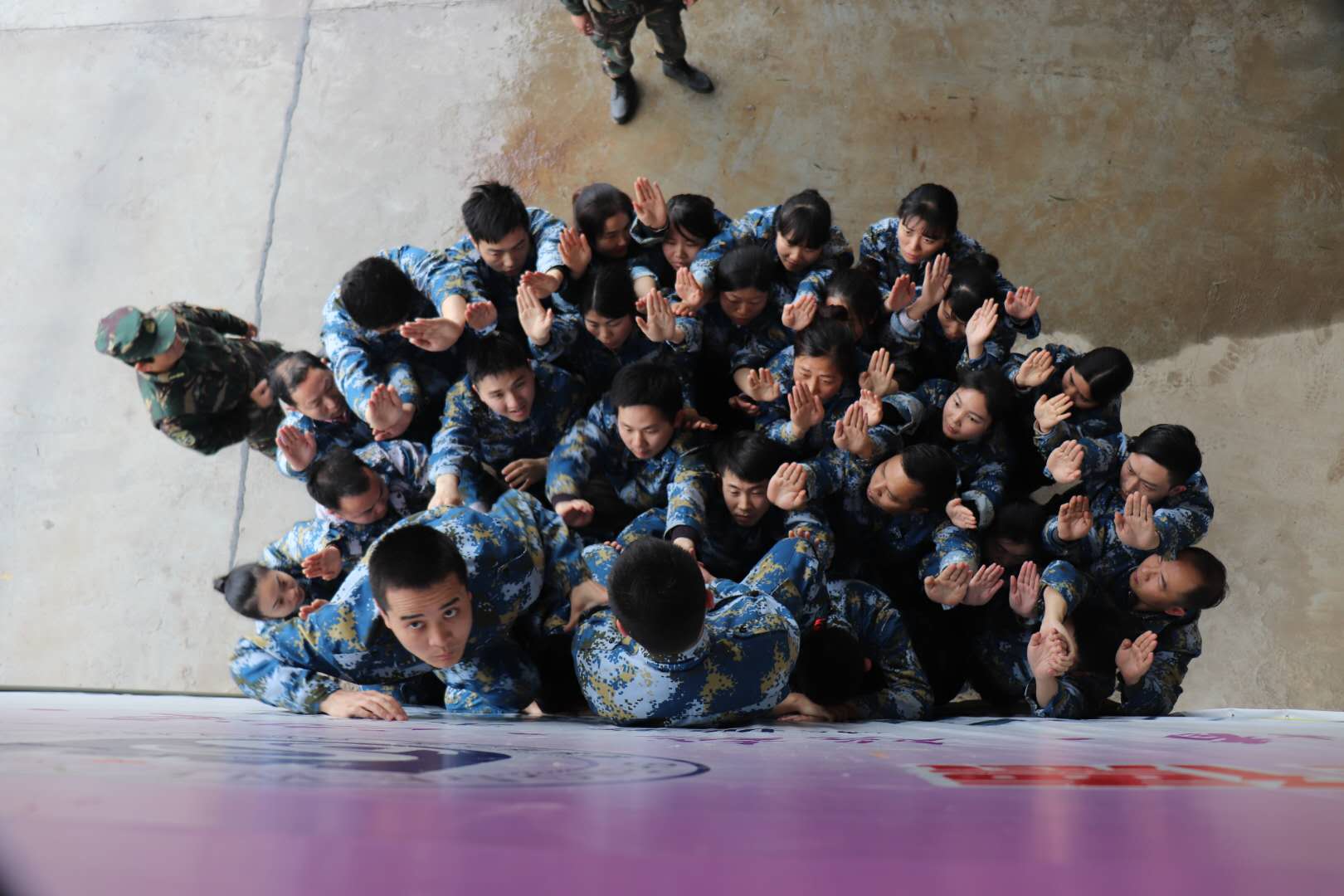 2018星空·官方端在线登入春季军事拓展纪实