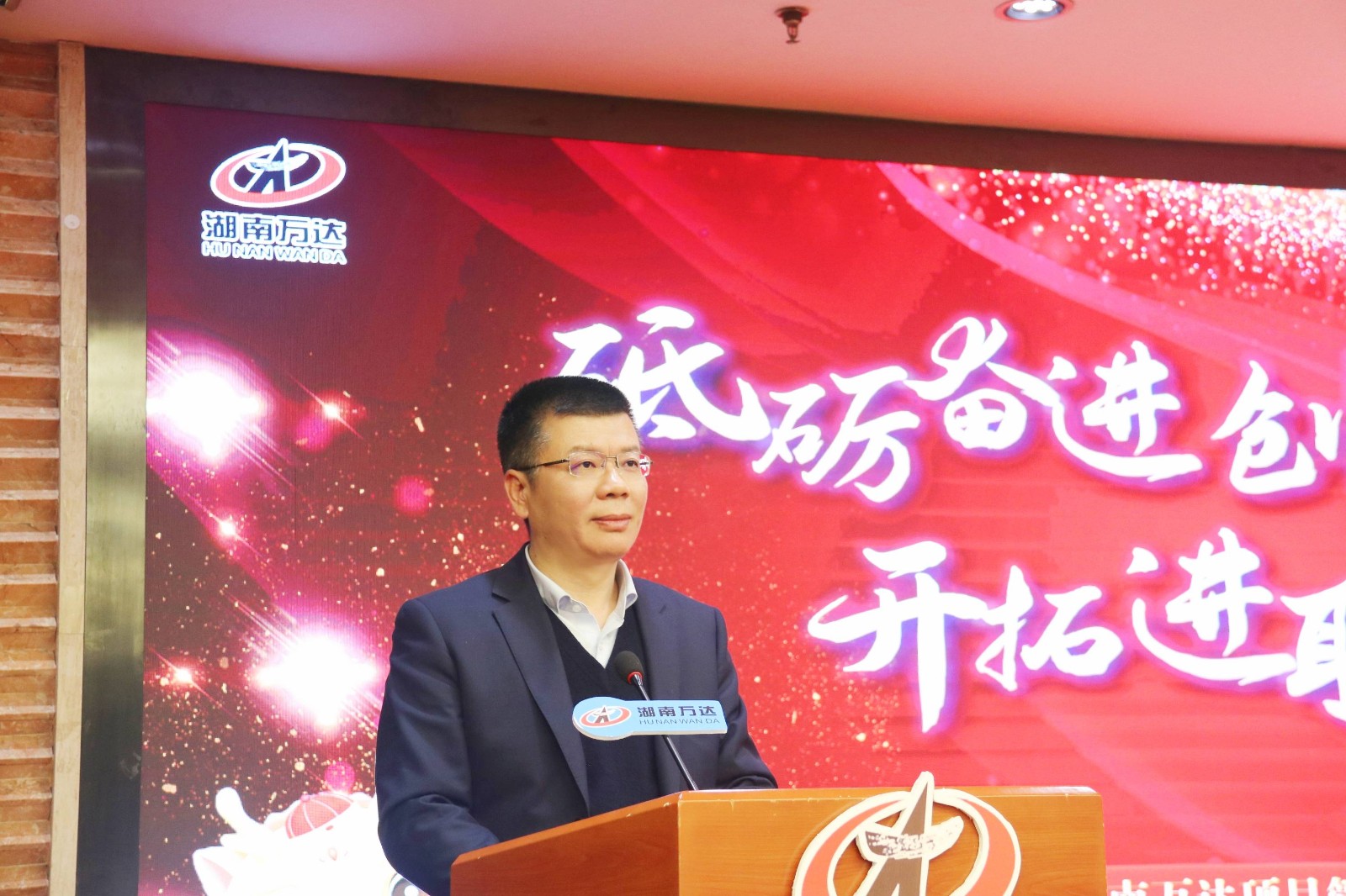 颜佳鸿.jpg 颜佳鸿.jpg